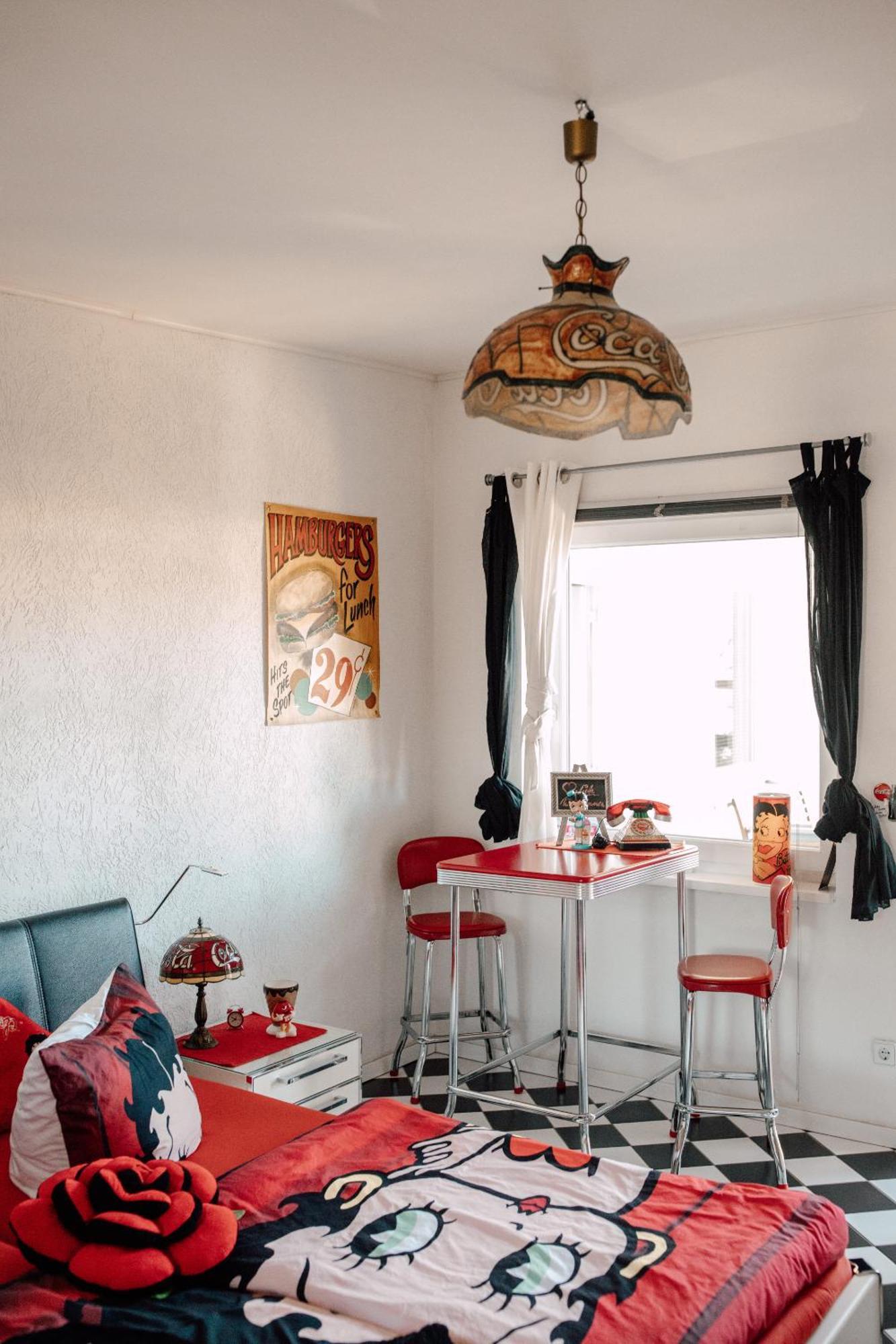 Down Town Motel Berlin Room photo